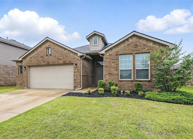 Property at 1206 Burlingame Dr, Cleburne, TX 76033, 4 beds, 2 baths