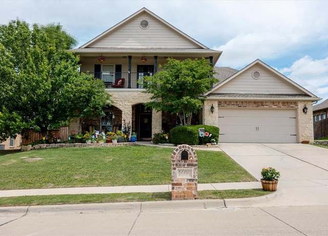 Property at 1609 Silverstone Dr, Weatherford, TX 76087, 5 beds, 3 baths