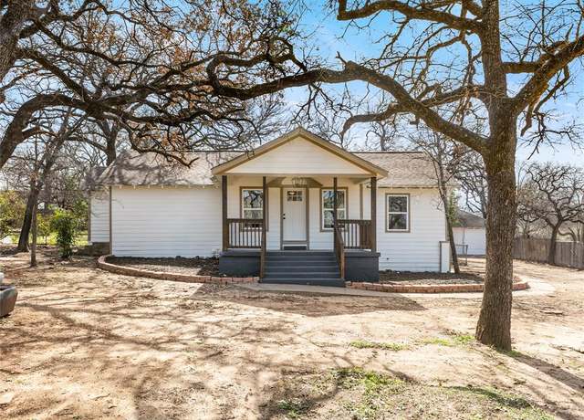 Property at 5300 S Hampshire Blvd, Fort Worth, TX 76112, 4 beds, 3 baths