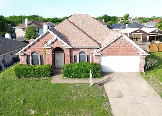 Property at 1066 Streamside Dr, Cedar Hill, TX 75104, 4 beds, 2 baths