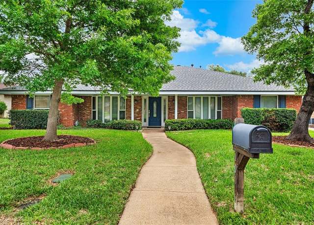 Property at 1013 Briarcreek Dr, Arlington, TX 76012, 4 beds, 3 baths
