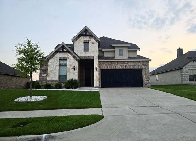 Property at 4033 Garden Grove Rd, Midlothian, TX 76065, 4 beds, 3 baths