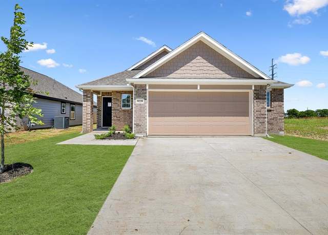 Property at 9220 Union Pacific Dr, Fort Worth, TX 76036, 3 beds, 2 baths