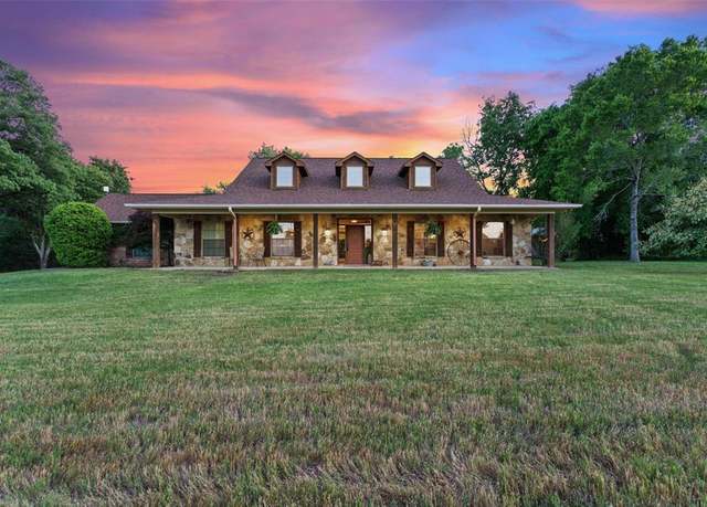Property at 16551 Fox Run Ln, Lindale, TX 75771, 4 beds, 3 baths