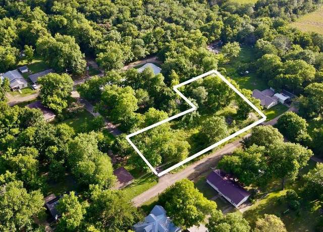Property at 202 Elm St, Roxton, TX 75477