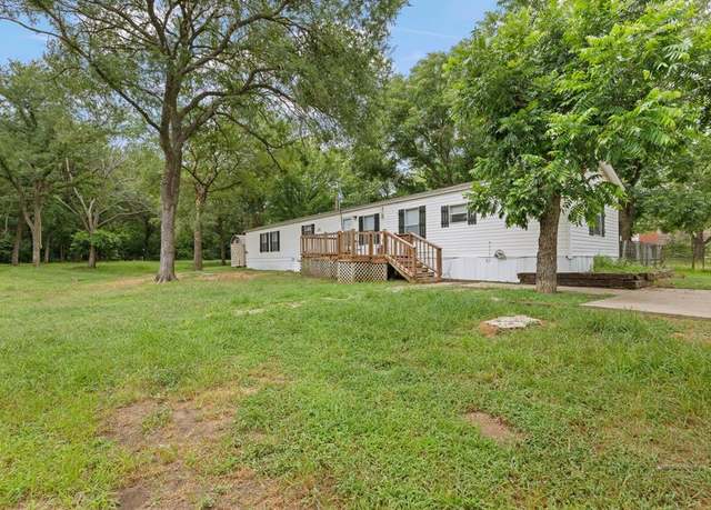 Property at 3116 Rolling Oaks Dr, Cleburne, TX 76031, 2 beds, 2 baths