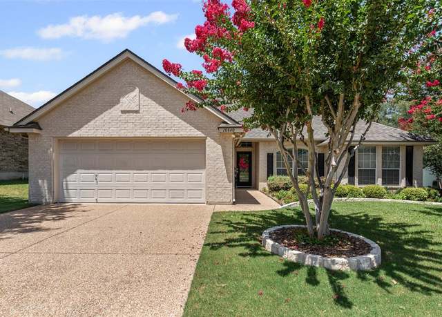 Property at 10840 Golfview Way, Benbrook, TX 76126, 3 beds, 2 baths