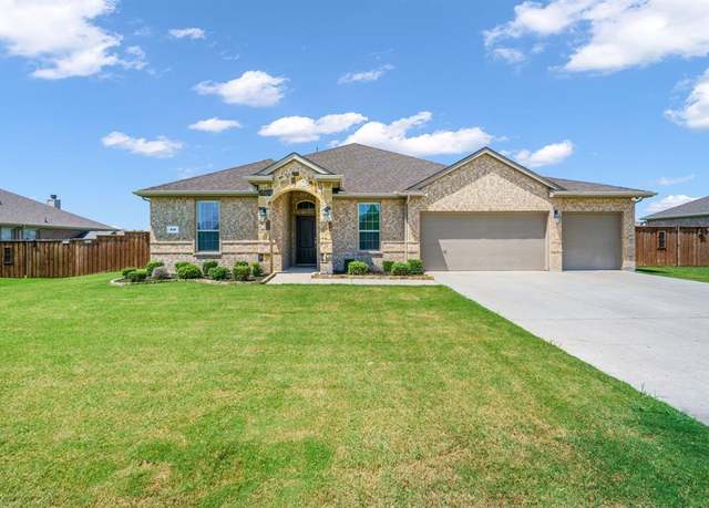 Property at 316 Amber Ln, Nevada, TX 75173, 5 beds, 3 baths