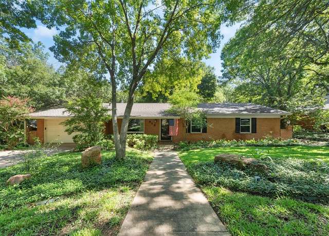 Property at 319 Sharron Dr, Woodway, TX 76712, 4 beds, 3 baths
