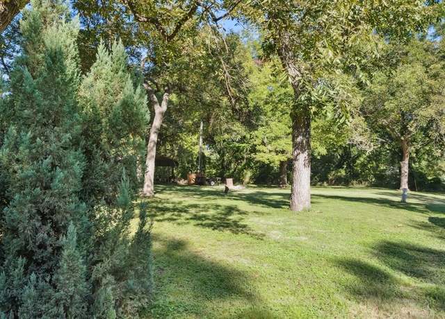 Property at 5507 S Oklahoma Trl, Granbury, TX 76048, 2 beds, 2 baths