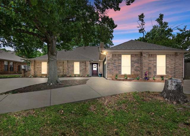 Property at 3702 Woodside Dr, Arlington, TX 76016, 4 beds, 3 baths