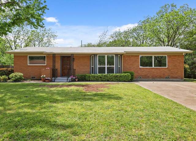 Property at 1017 Stanley St, Denton, TX 76201, 3 beds, 2 baths
