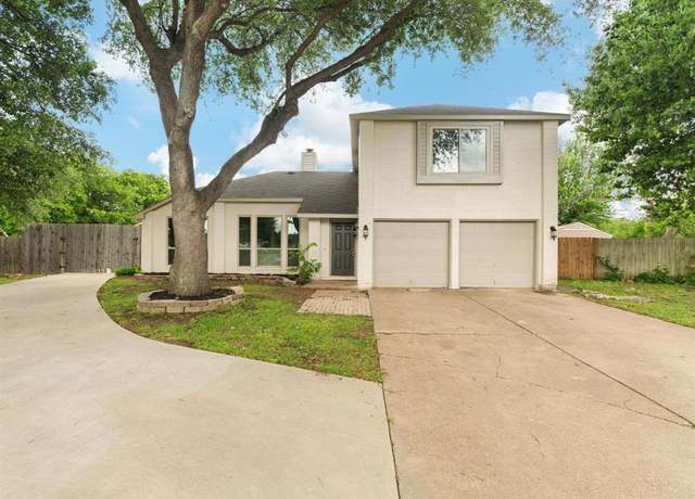 Property at 805 Brentwood Dr, Grand Prairie, TX 75052, 4 beds, 2.5 baths