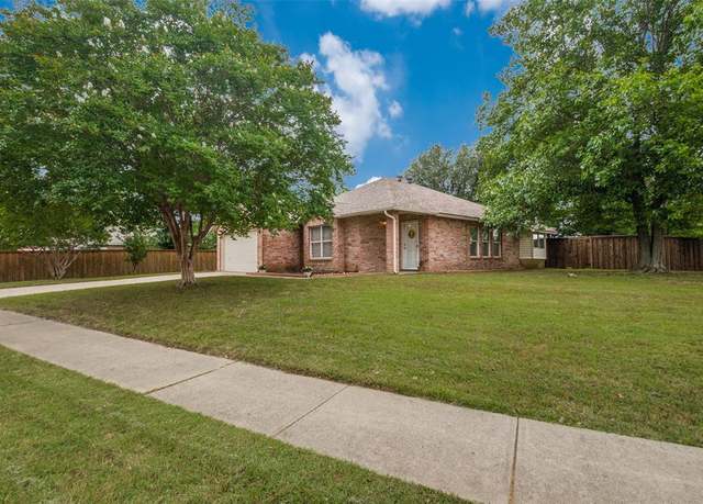Property at 2824 Custer Dr, Corinth, TX 76210, 3 beds, 2 baths