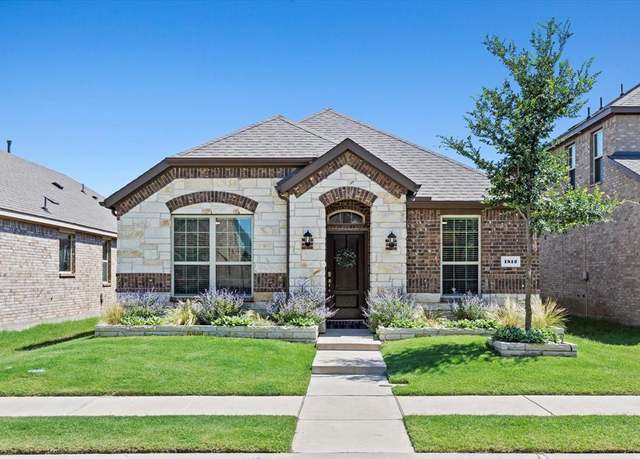 Property at 1512 Bennington Ln, Celina, TX 75009, 3 beds, 2 baths