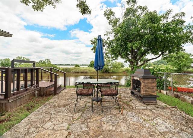 Property at 5407 Water View Dr, Granbury, TX 76048, 2 beds, 1 bath