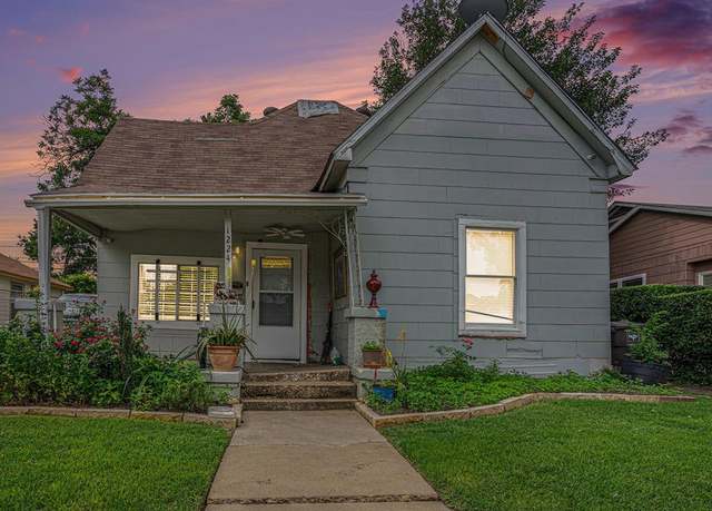 Property at 1224 E Hattie St, Fort Worth, TX 76104, 4 beds, 2 baths
