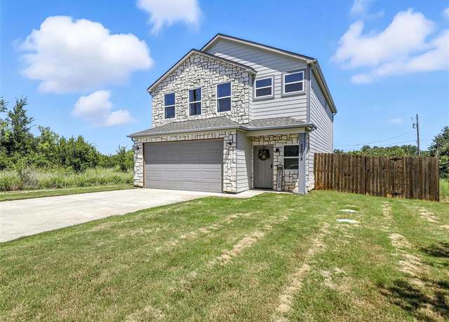 Property at 5708 Black Pine Cir, Granbury, TX 76048, 3 beds, 2.5 baths