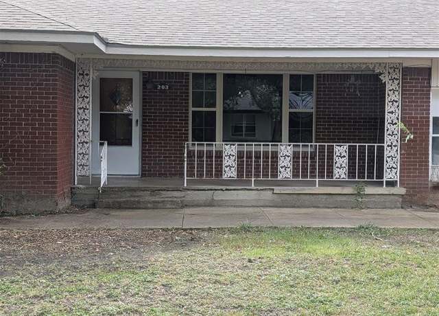 Property at 203 N Main St, Red Oak, TX 75154, 4 beds, 2 baths