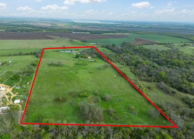 Property at 1044 Sandswitch Rd, Ennis, TX 75119, 3 beds, 3 baths
