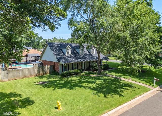 Property at 2119 Surrey Ln, Bossier City, LA 71111, 4 beds, 2.5 baths