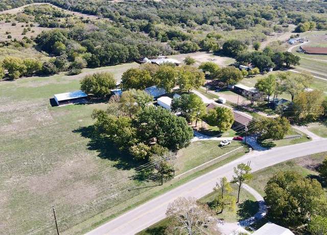 Property at 2715 Tin Top Rd, Weatherford, TX 76087, 4 beds, 3 baths