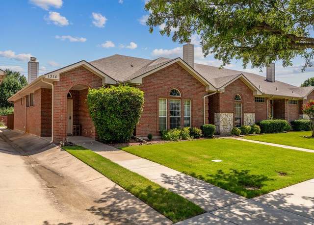 Property at 1314 Poinsettia Blvd, Denton, TX 76208, 2 beds, 2 baths