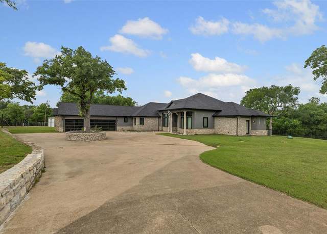 Property at 2100 Gene Ct, Granbury, TX 76048, 4 beds, 3.5 baths