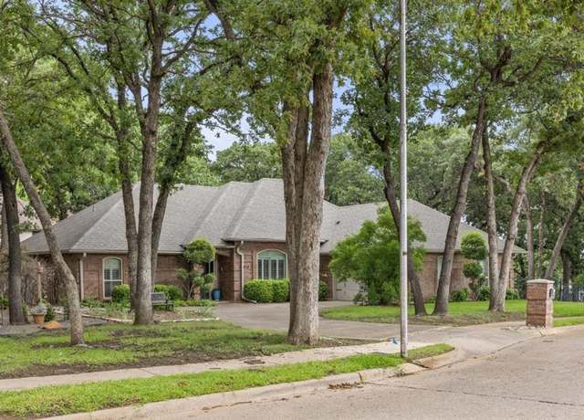Property at 417 Schooner Dr, Azle, TX 76020, 4 beds, 2.5 baths