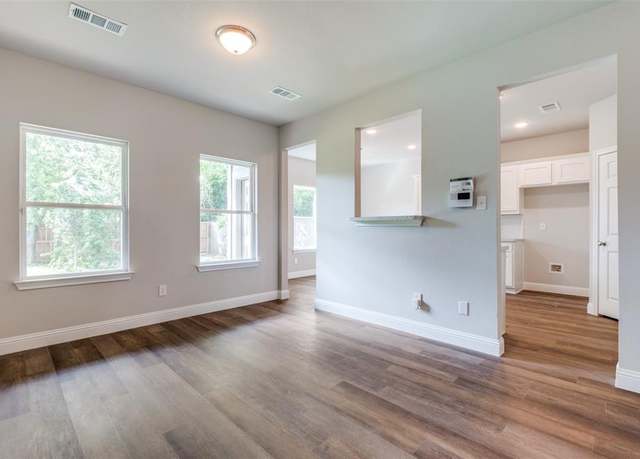 Property at 1356 S Denley Dr, Dallas, TX 75216, 3 beds, 2 baths