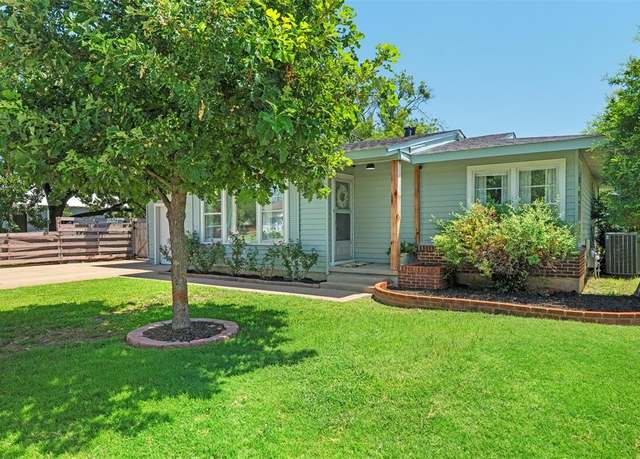 Property at 707 Sycamore St, Weatherford, TX 76086, 3 beds, 2 baths