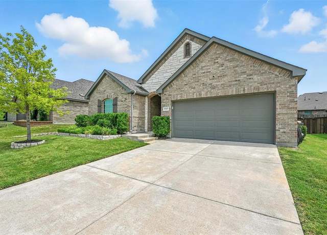Property at 5727 Miriam Dr, Forney, TX 75126, 5 beds, 3 baths