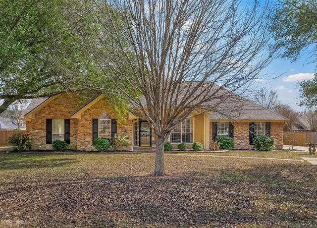 Property at 220 Ridgefield Dr, Bossier City, LA 71111, 4 beds, 2 baths