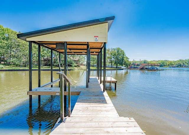 Property at 202 Sunray St, Mabank, TX 75156, 4 beds, 3 baths