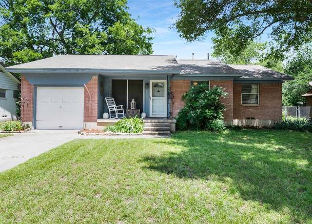 Property at 913 Laguna Dr, Denton, TX 76209, 3 beds, 2 baths