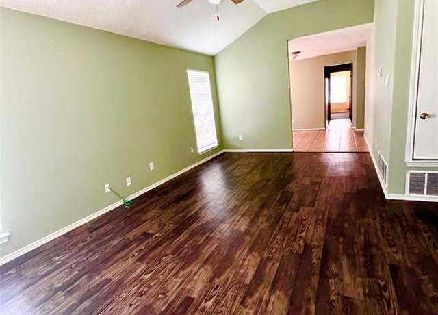 Property at 9412 Jill Ln, Dallas, TX 75227, 4 beds, 2 baths