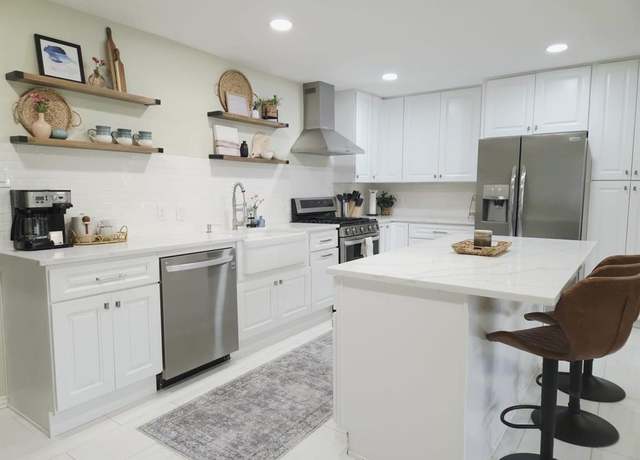 Property at 2519 Highwood Dr, Dallas, TX 75228, 5 beds, 3 baths