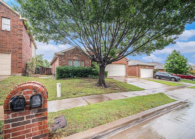 Property at 2113 Carlotta Dr, Fort Worth, TX 76177, 3 beds, 2 baths