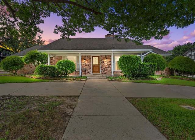 Property at 7725 Westwind Dr, Fort Worth, TX 76179, 5 beds, 4 baths