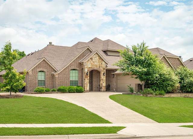 Property at 11048 Fernbury Dr, Fort Worth, TX 76179, 5 beds, 3 baths