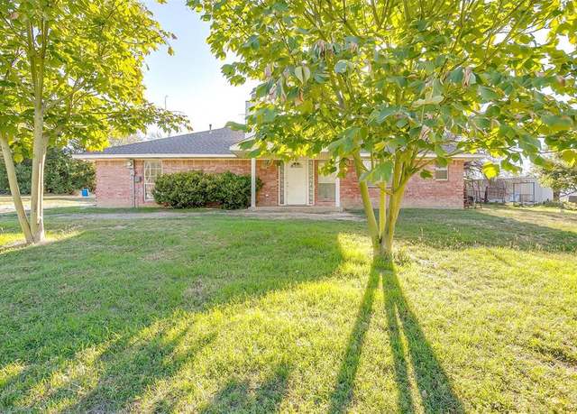 Property at 1907 Live Oak Cir, Azle, TX 76020, 4 beds, 2.5 baths