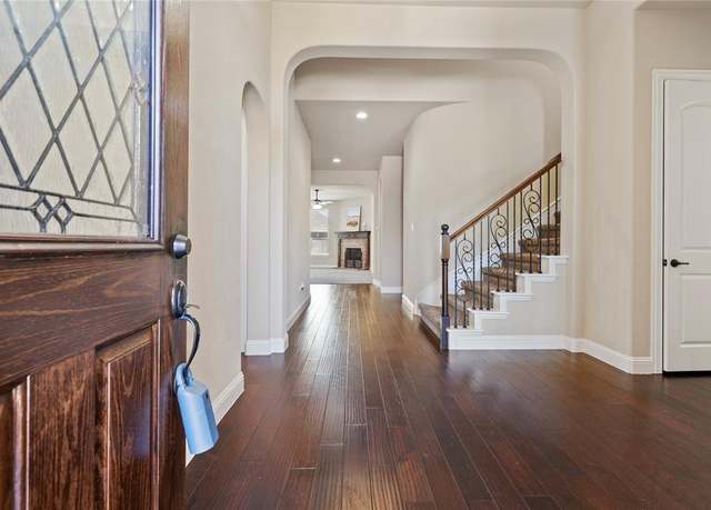 Property at 613 Ravenwood Dr, Saginaw, TX 76179, 4 beds, 3.5 baths