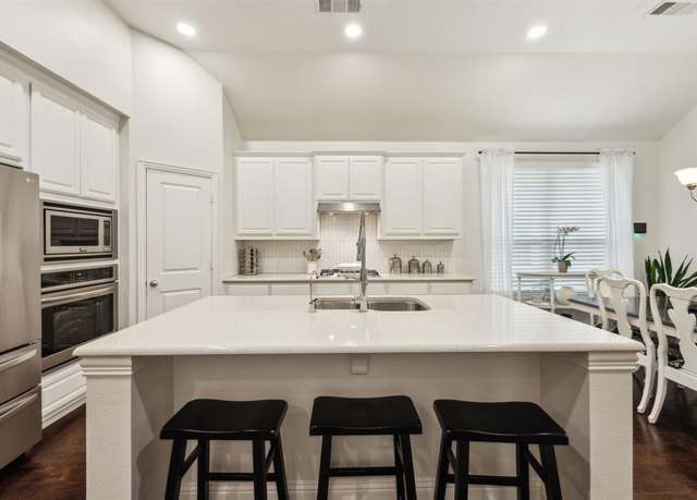 Property at 9704 Denali Dr, Little Elm, TX 75068, 3 beds, 2 baths