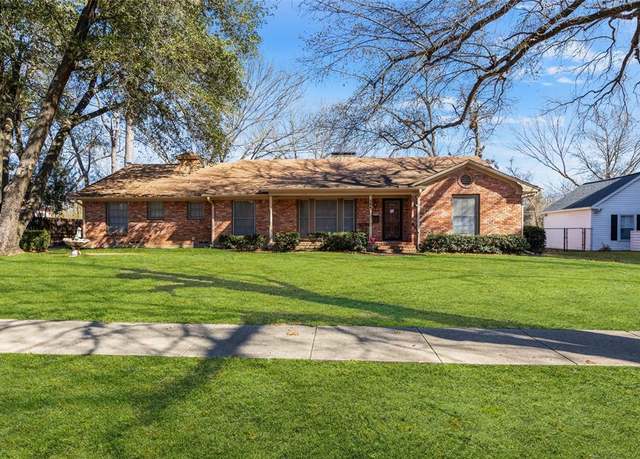 Property at 304 Elm Dr, Terrell, TX 75160, 3 beds, 2 baths