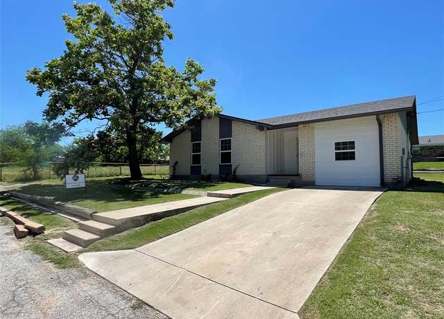 Property at 1311 Marie St, Comanche, TX 76442, 3 beds, 2 baths