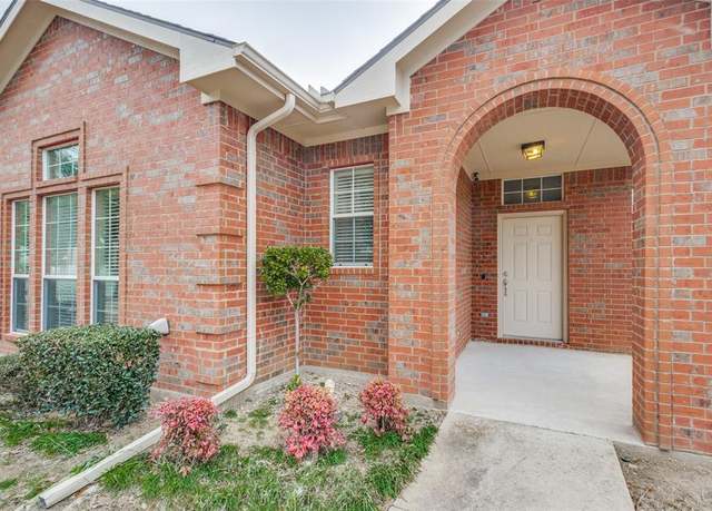 Property at 1302 Poinsettia Blvd, Denton, TX 76208, 2 beds, 2 baths