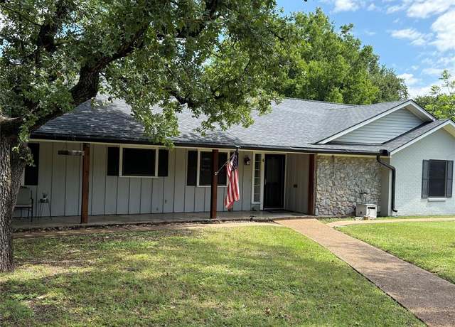 Property at 4 Preston Pl, Mineral Wells, TX 76067, 3 beds, 2 baths