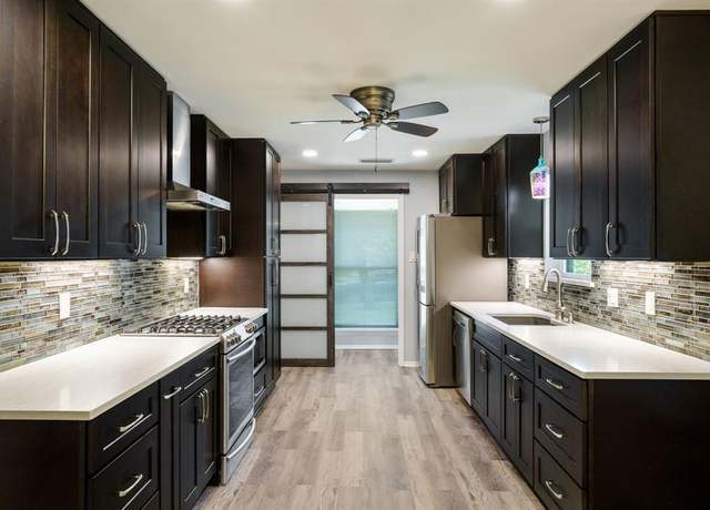 Property at 2622 Winterlake Dr, Carrollton, TX 75006, 4 beds, 2 baths