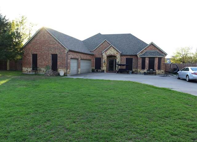 Property at 3064 County Road 2182 Rd, Greenville, TX 75402, 5 beds, 2.5 baths