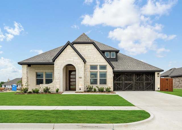 Property at 564 Holiday Ave, Waxahachie, TX 75165, 3 beds, 3 baths